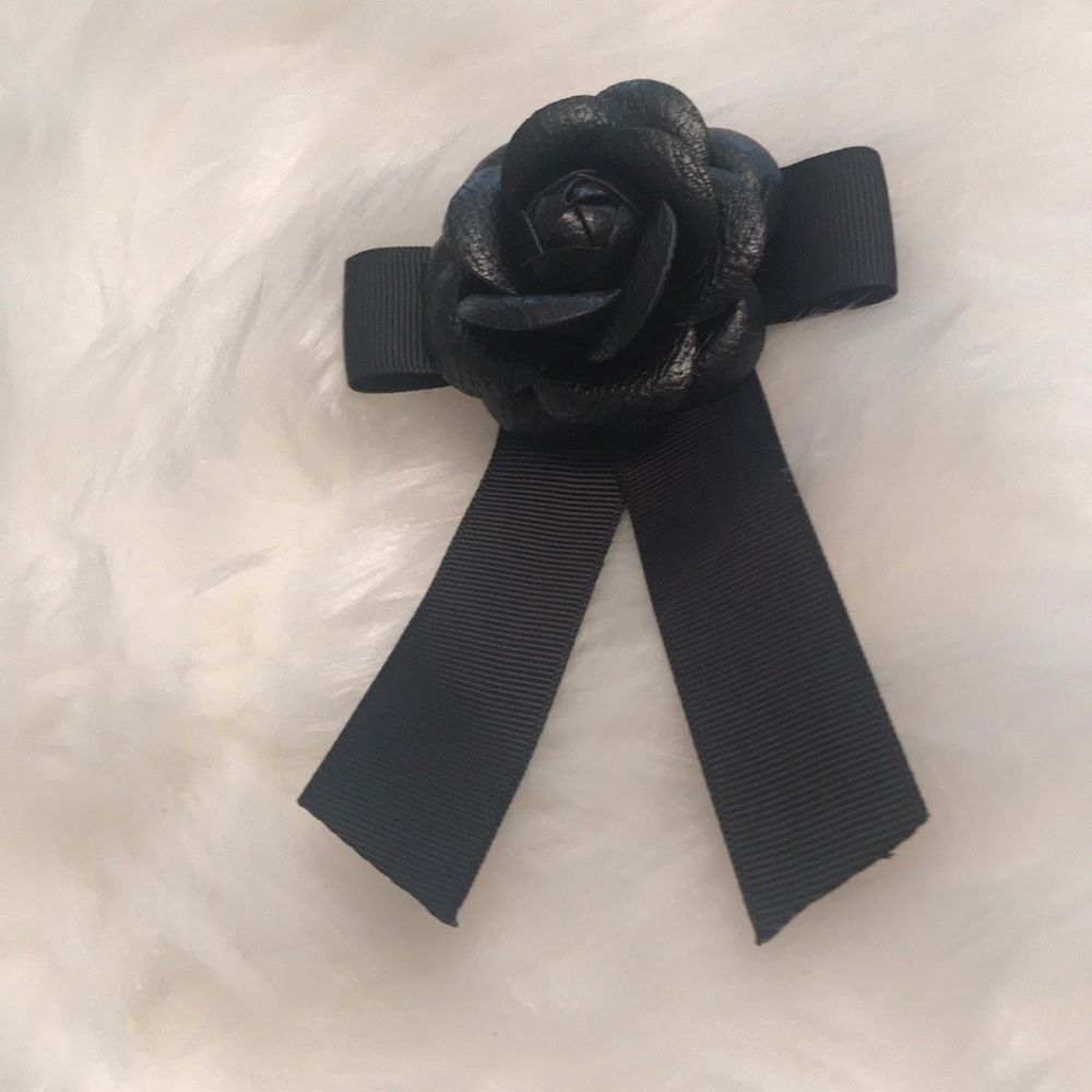 Brooch new